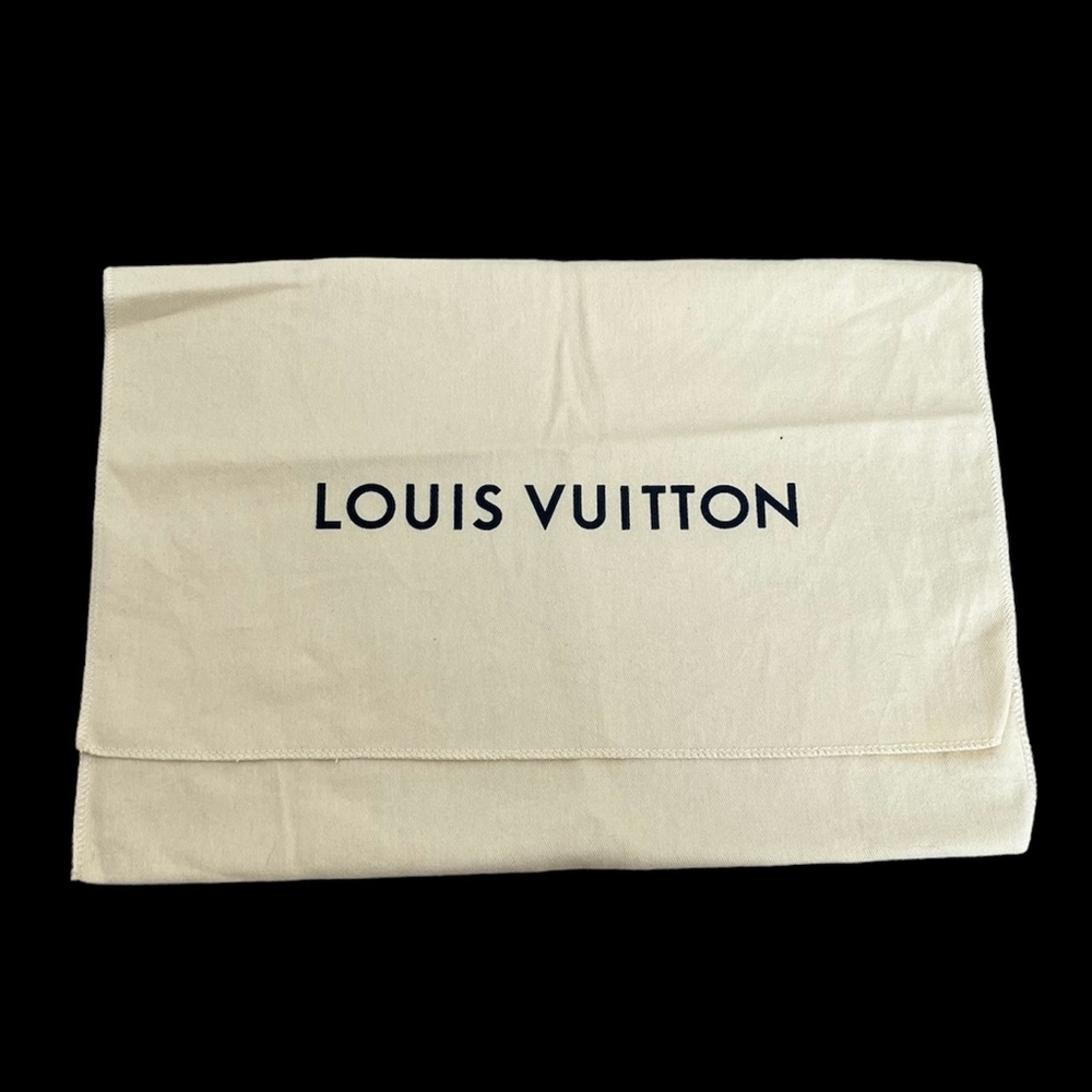 🌺 Louis Vuitton dust bag